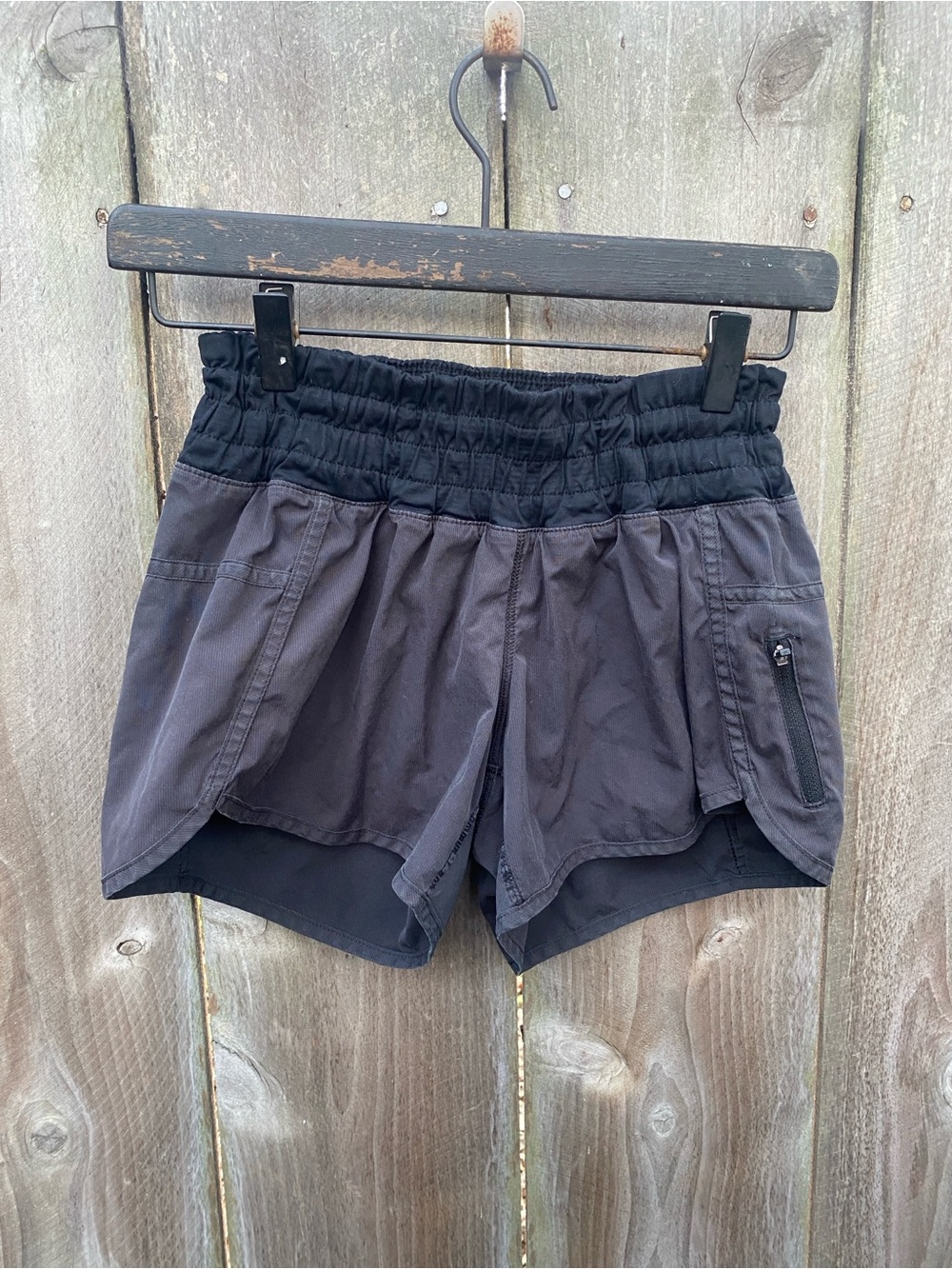Lululemon Tracker Shorts Size 4 Black Gray Running Athletic